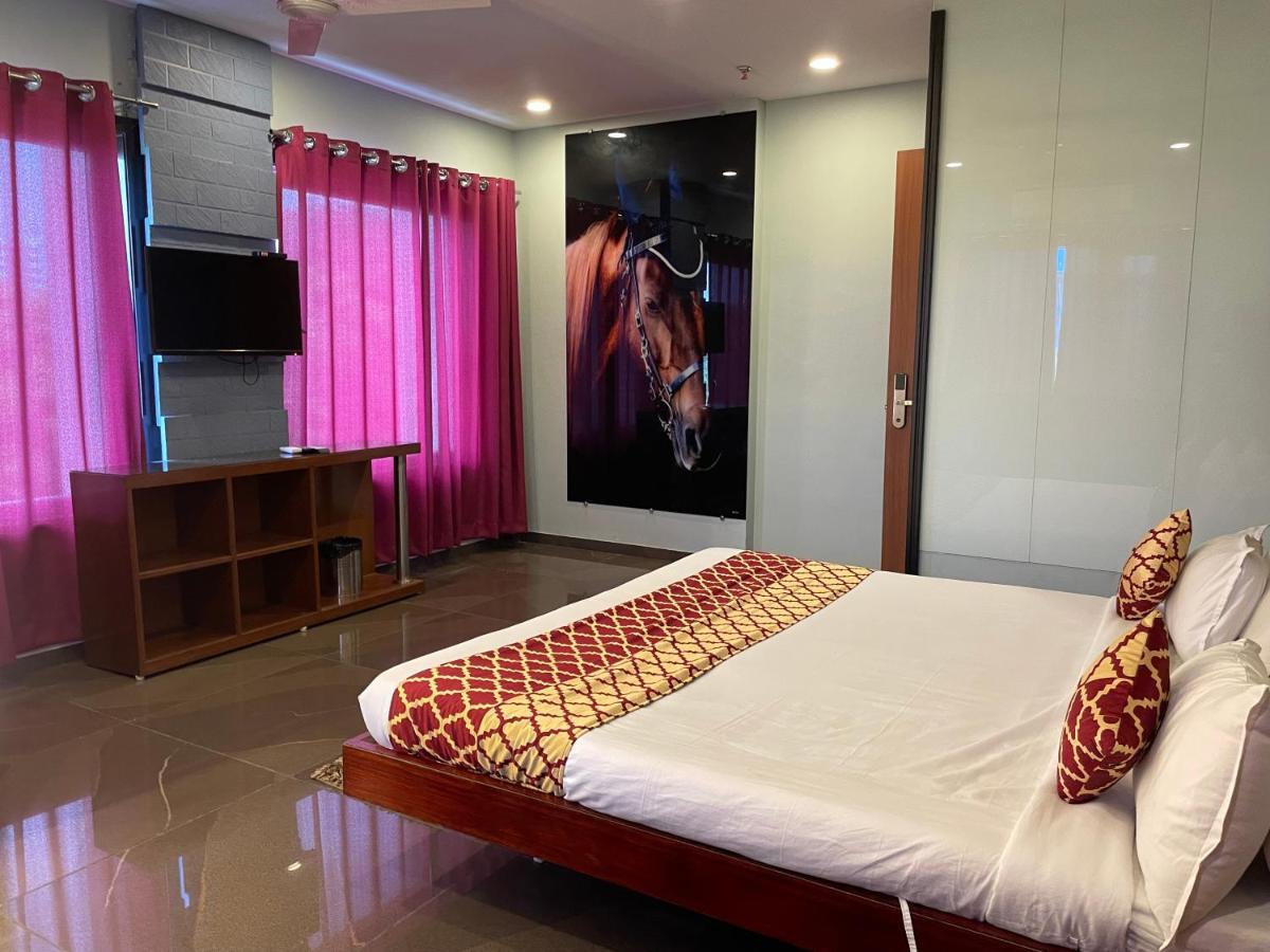 Hotel Airport Kk Нагпур Екстериор снимка