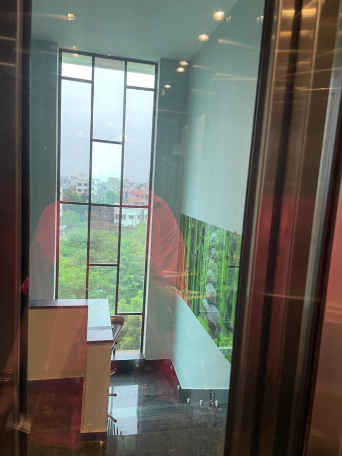 Hotel Airport Kk Нагпур Екстериор снимка